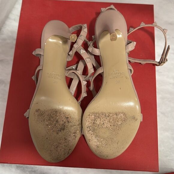 Valentino Garavani Poudre tan nude blush Rockstud T-Strap Sandal tonal heels 38 - Picture 11 of 15